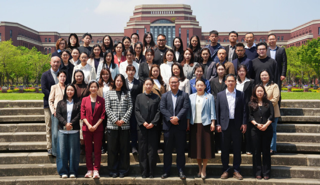 上海建桥学院珠宝学院师资合影