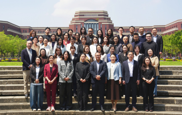 上海建桥学院珠宝学院师资合影